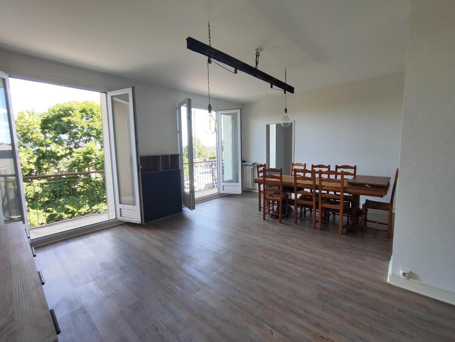 Appartement 4 pièces 97 m² · à Poitiers · 97 m² · 950 €/mois