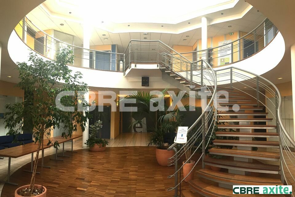 Local commercial 79 m² · à Villefontaine · 79 m² · 1 580 €/mois