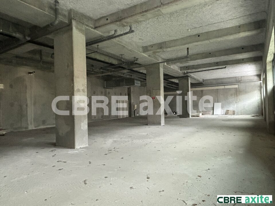 Local commercial 472 m² · à Bourgoin Jallieu · 472 m² · 4 602 €/mois