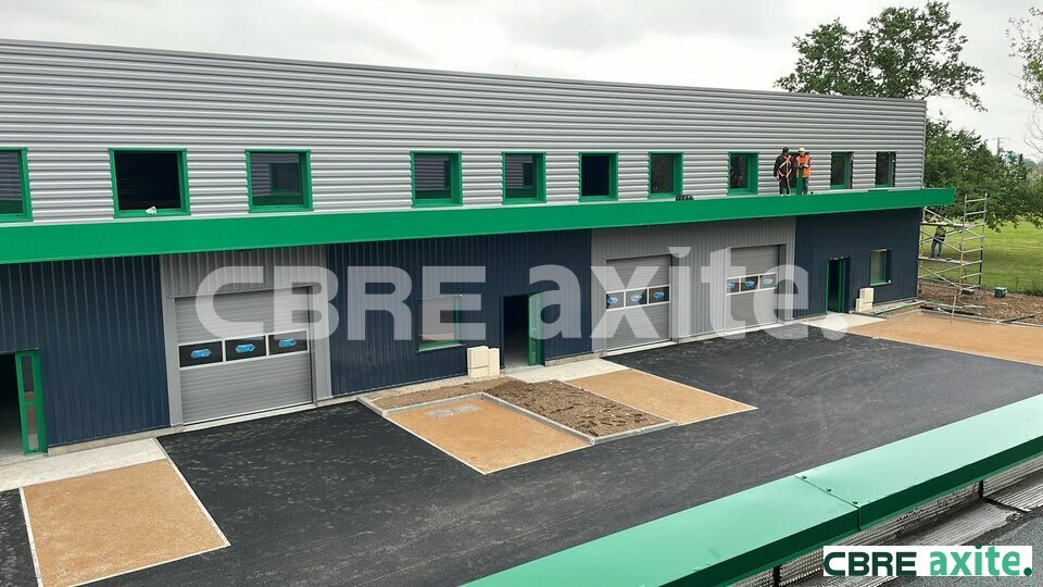 Local commercial 230 m² · à Tignieu Jameyzieu · 230 m² · 1 905 €/mois