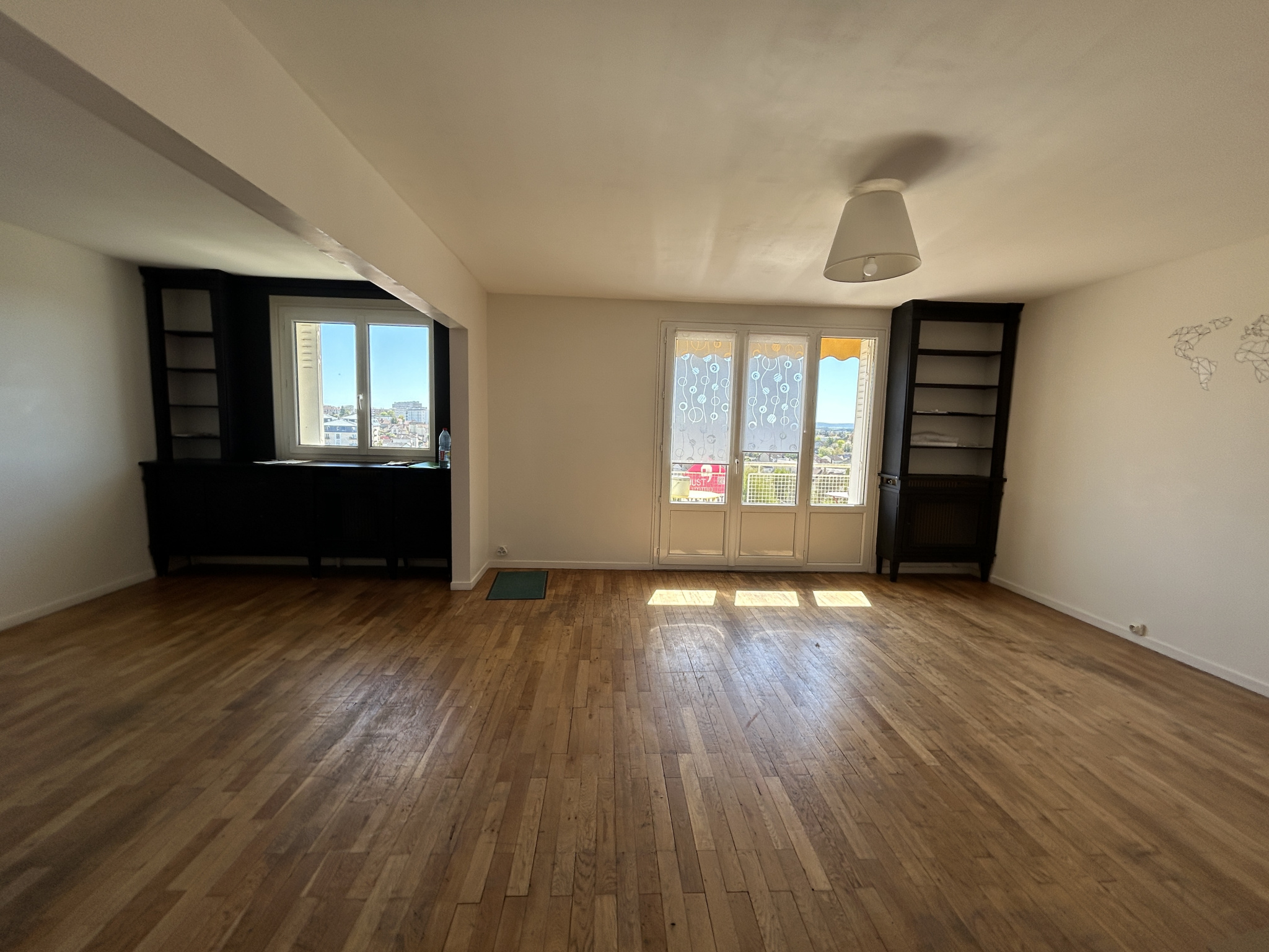 Appartement 5 pièces 91 m² · à St Andre les Vergers · 91 m² · 750 €/mois