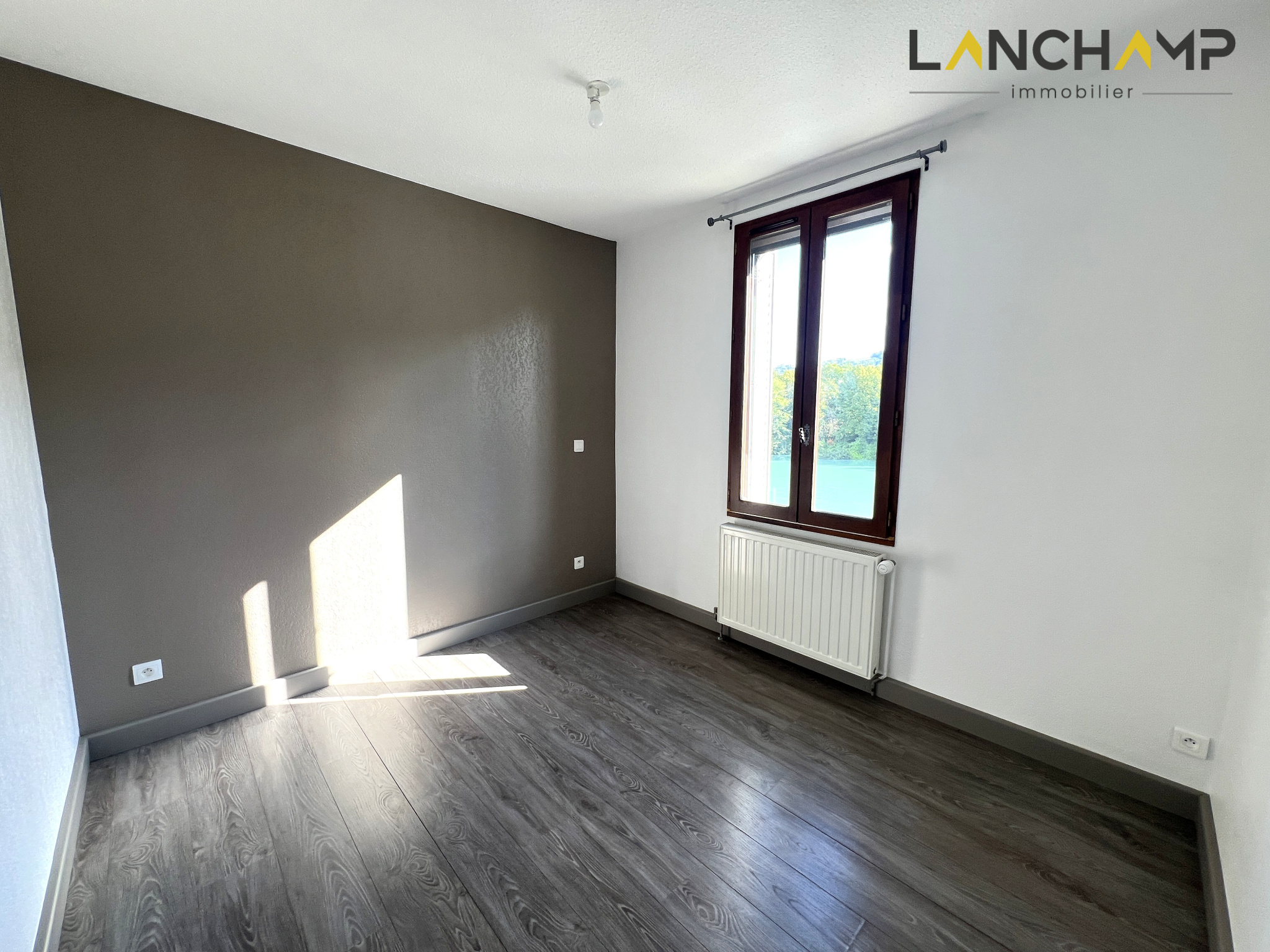 Appartement – SEYSSEL AIN AUVERGNE-RHÔNE-ALPES - Plus
