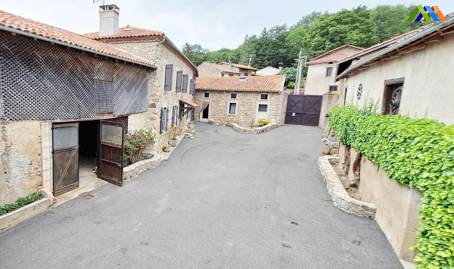 Maison 11 pièces 300 m² · à Mauleon Barousse · 300 m² · 580 000 €