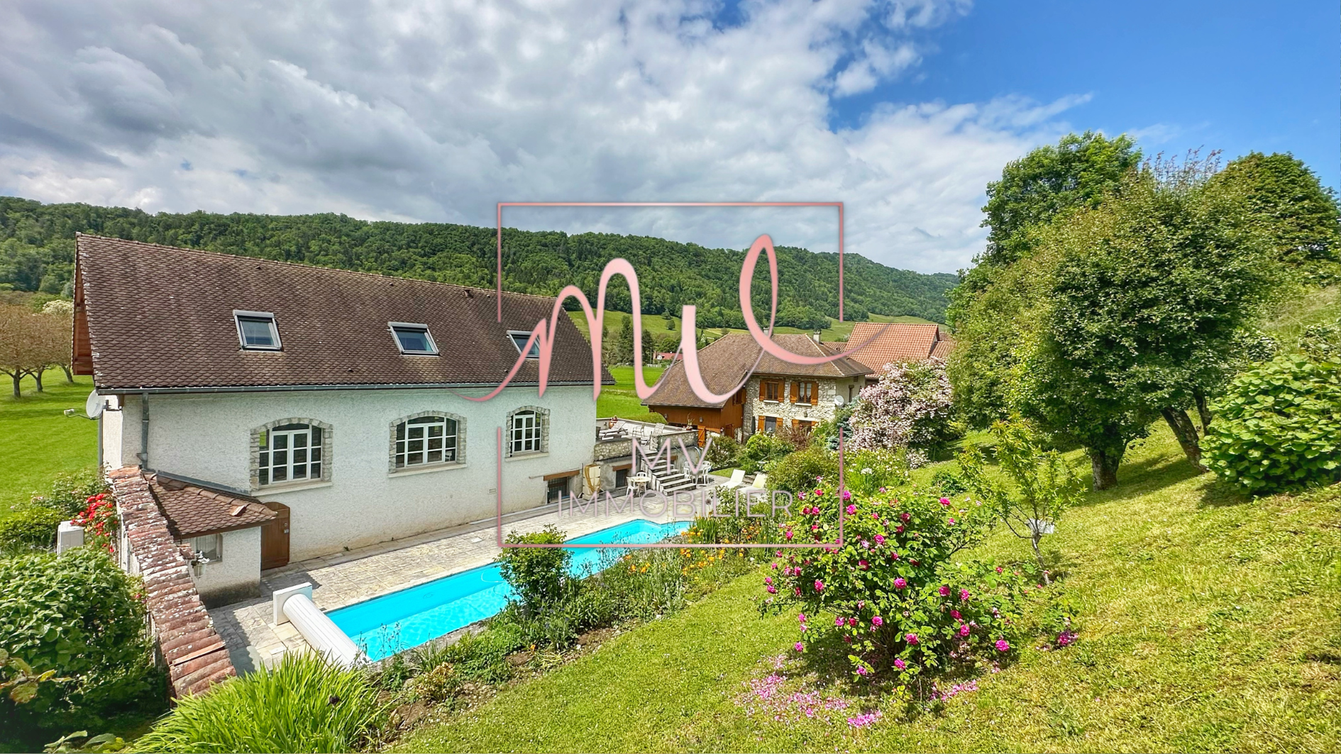 Maison 8 pièces 325 m² · à St Aupre · 325 m² · 495 000 €