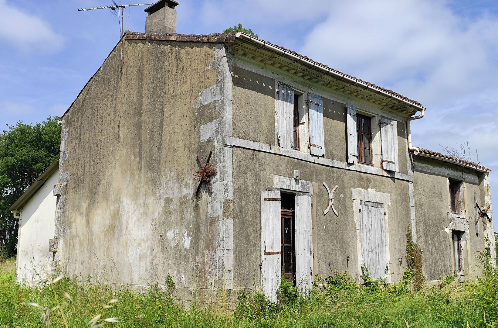 Maison 4 pièces 140 m² · à Ecoyeux · 140 m² · 75 000 €