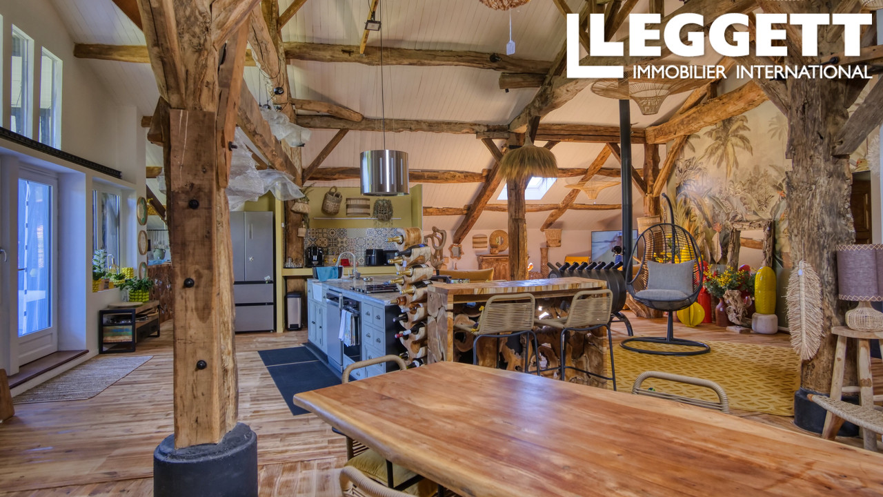 Maison 6 pièces 309 m² · à Lavergne · 309 m² · 549 000 €