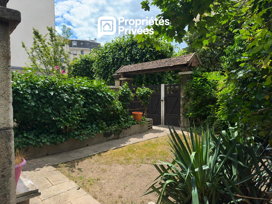 Maison 8 pièces 235 m² · à La Garenne Colombes · 235 m² · 1 550 000 €