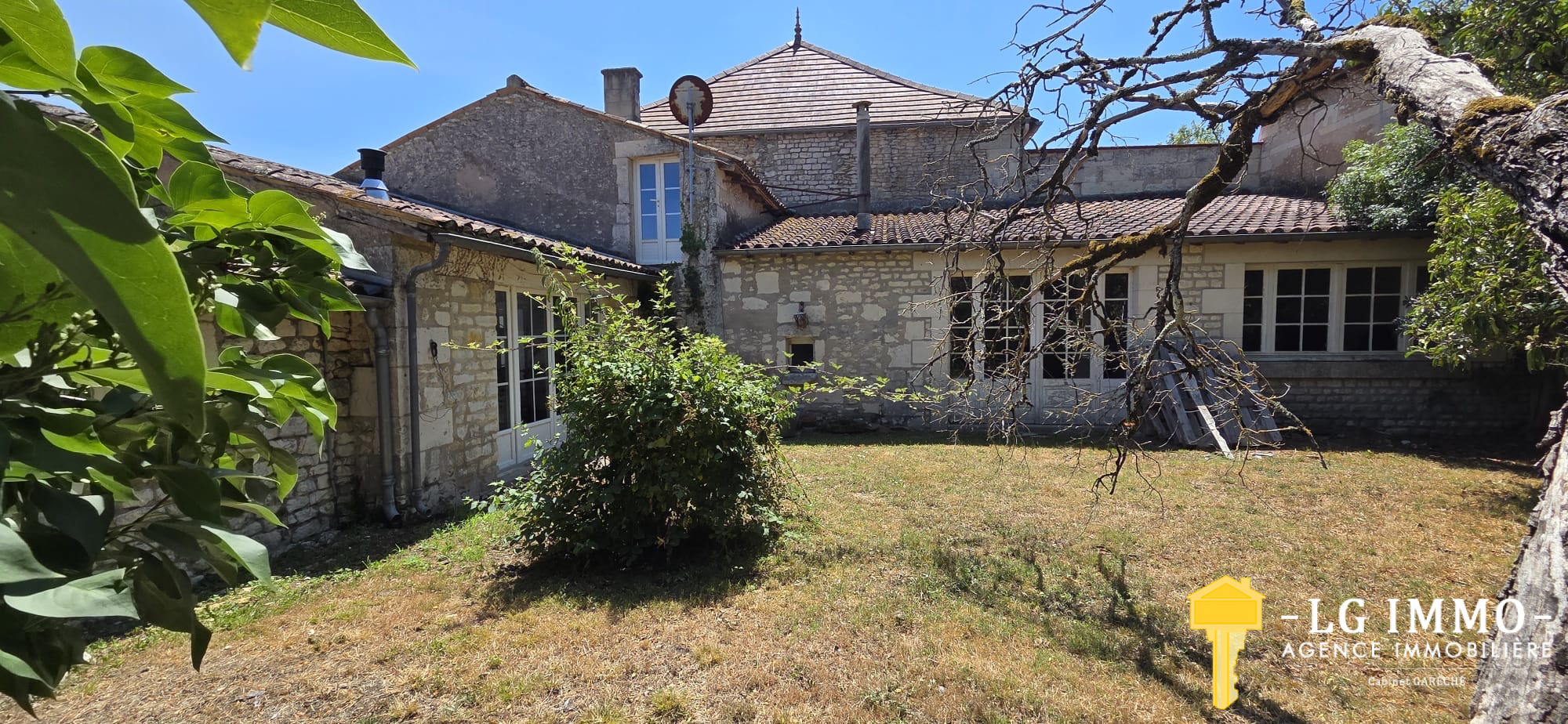 Maison 4 pièces 88 m² · à St Dizant du Gua · 88 m² · 128 000 €