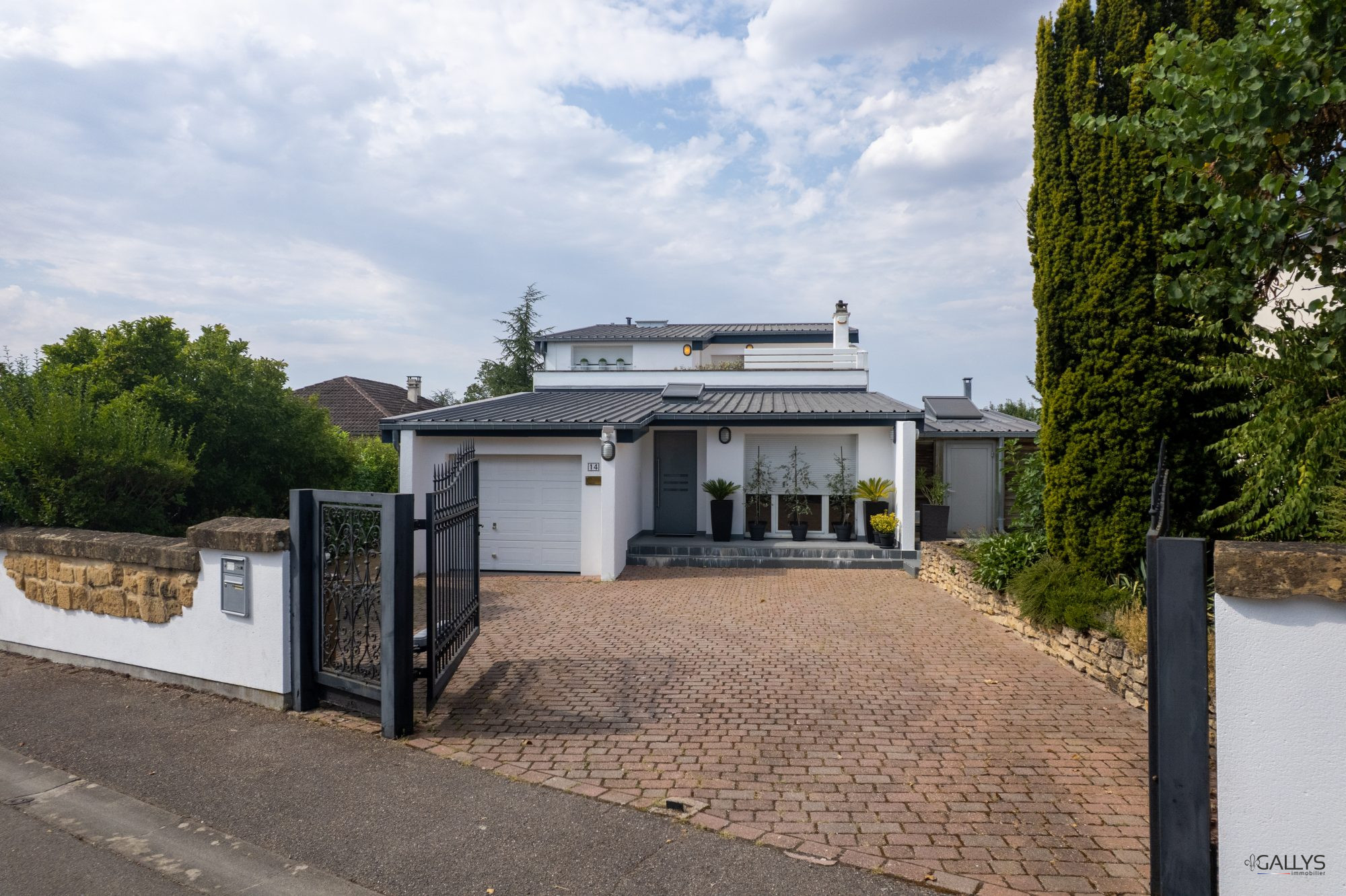 Maison 8 pièces 270 m² · à Retonfey · 270 m² · 695 000 €