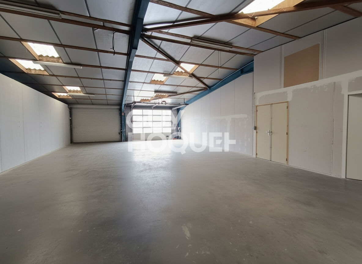 Local commercial 240 m² · à Dinan · 240 m² · 1 600 €/mois