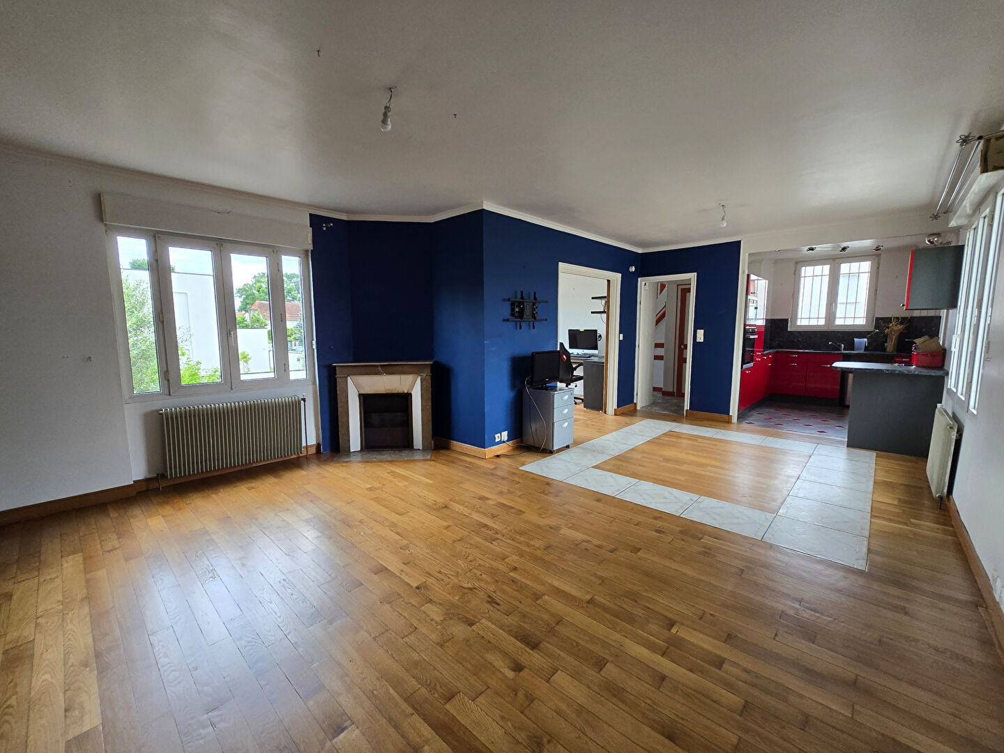 Maison 6 pièces 106 m² · à Ste Genevieve des Bois · 106 m² · 335 000 €