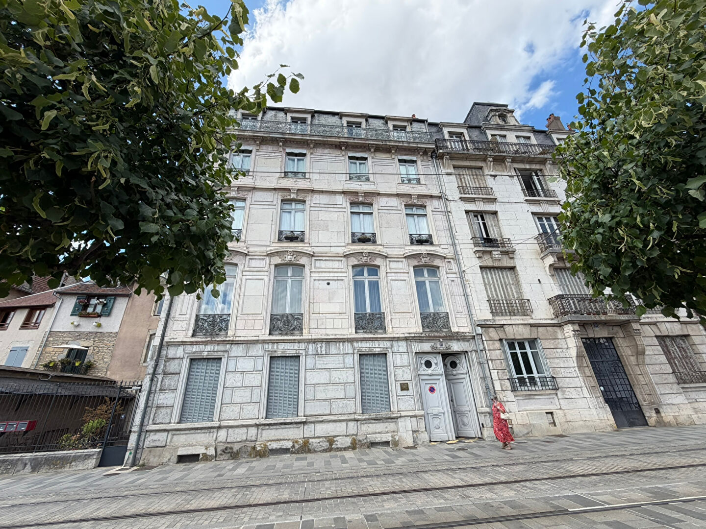 Appartement 5 pièces 157 m² · à Besancon · 157 m² · 200 000 €