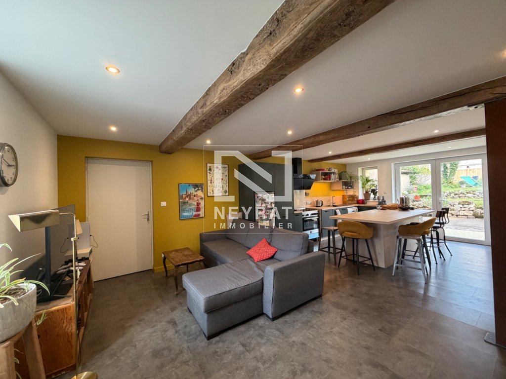 Maison 6 pièces 199 m² · à St Christophe en Brionnais · 199 m² · 159 000 €