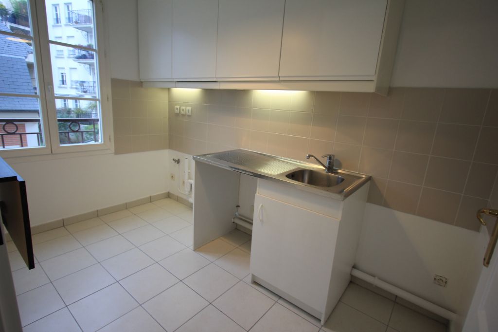Appartement 2 pièces 44m² LE PLESSIS ROBINSON 92350 photo 2