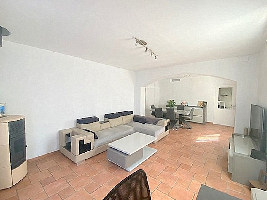 Maison 6 pièces 175 m² · à La Ronde · 175 m² · 288 000 €
