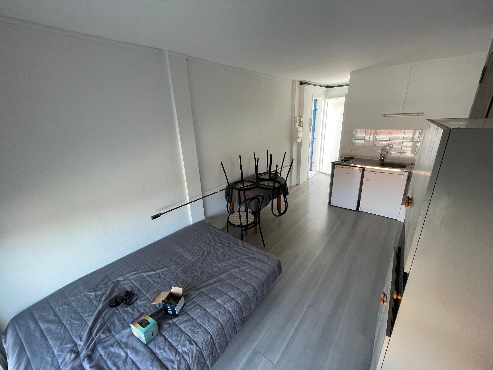 Appartement 1 pièce 18 m² · à Aubenas · 18 m² · 325 €/mois