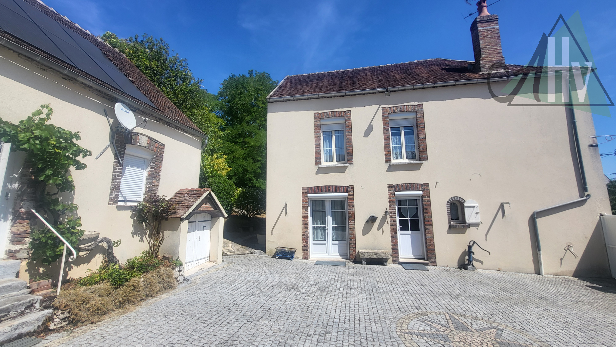 Maison 6 pièces 230 m² · à Pailly · 230 m² · 256 800 €