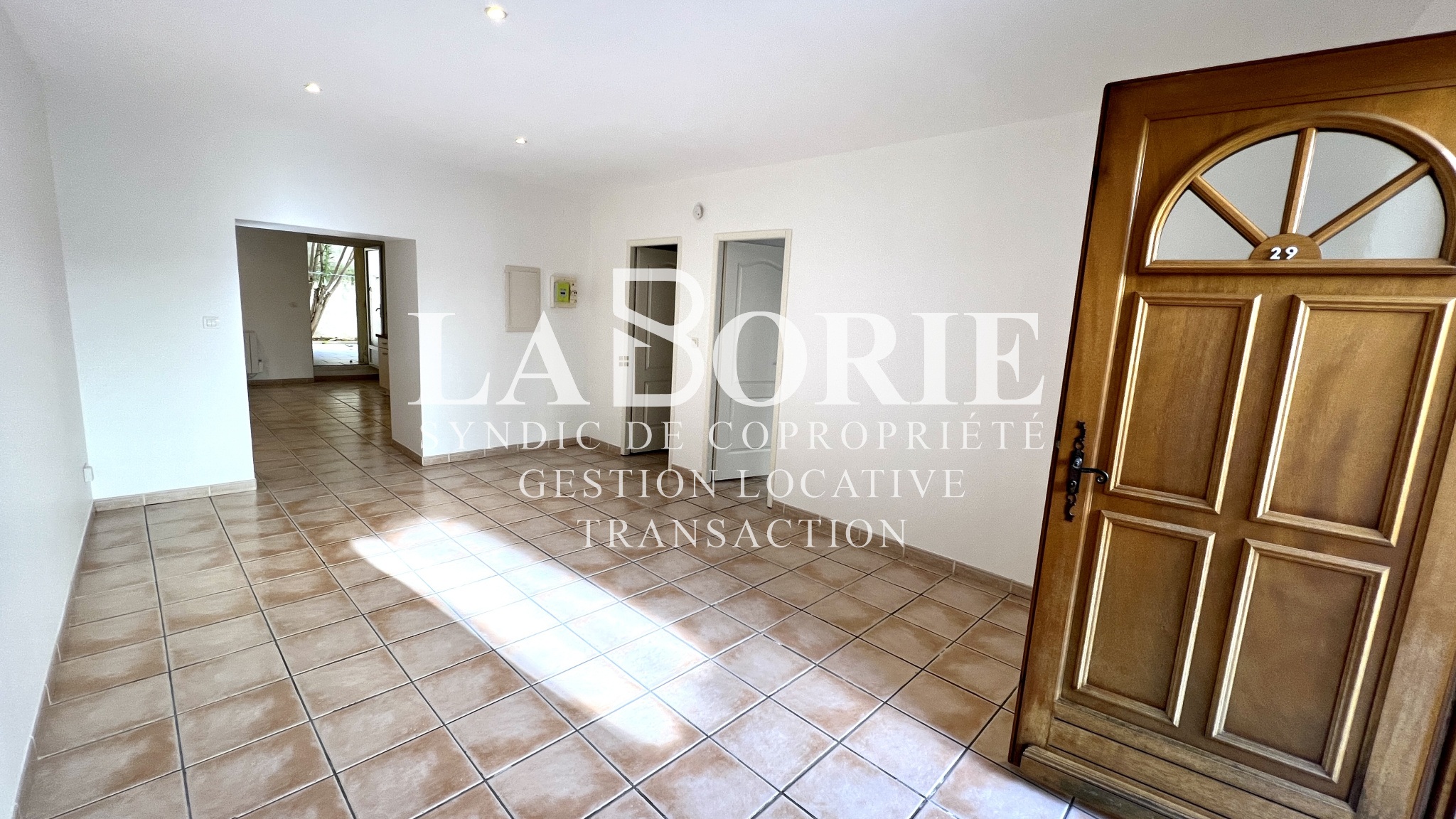 Appartement – Entraigues-sur-la-Sorgue, Vaucluse - Vue 2