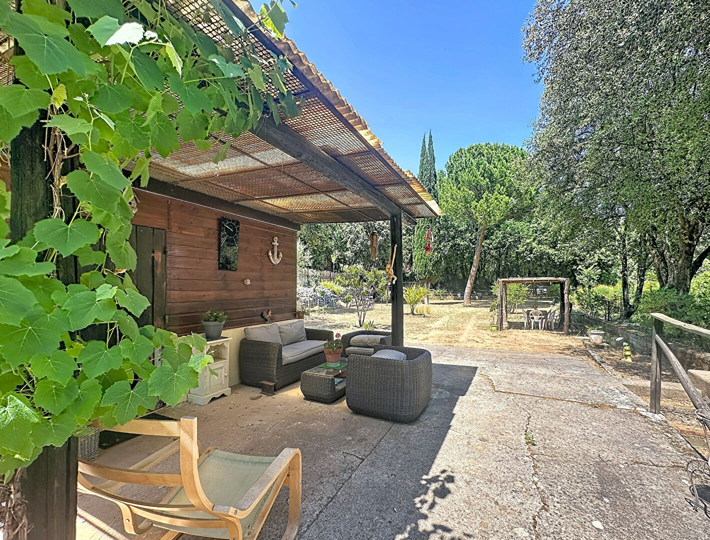 Land, 770 m²