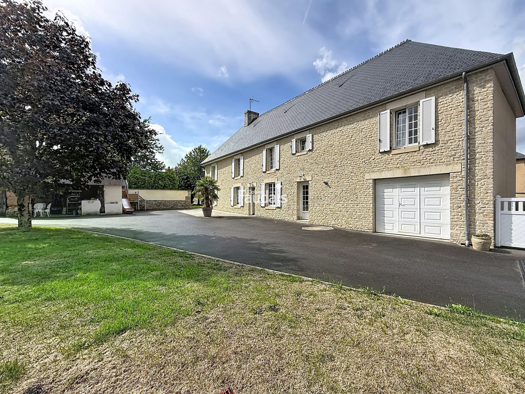Maison 8 pièces 155 m² · à Tribehou · 155 m² · 208 000 €