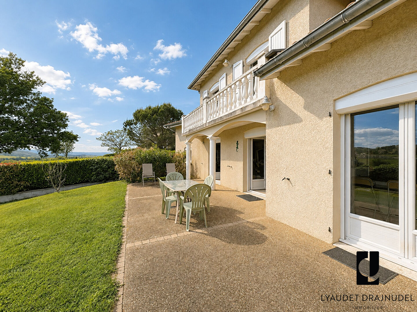 Maison 6 pièces 146 m² · à Lay · 146 m² · 265 000 €