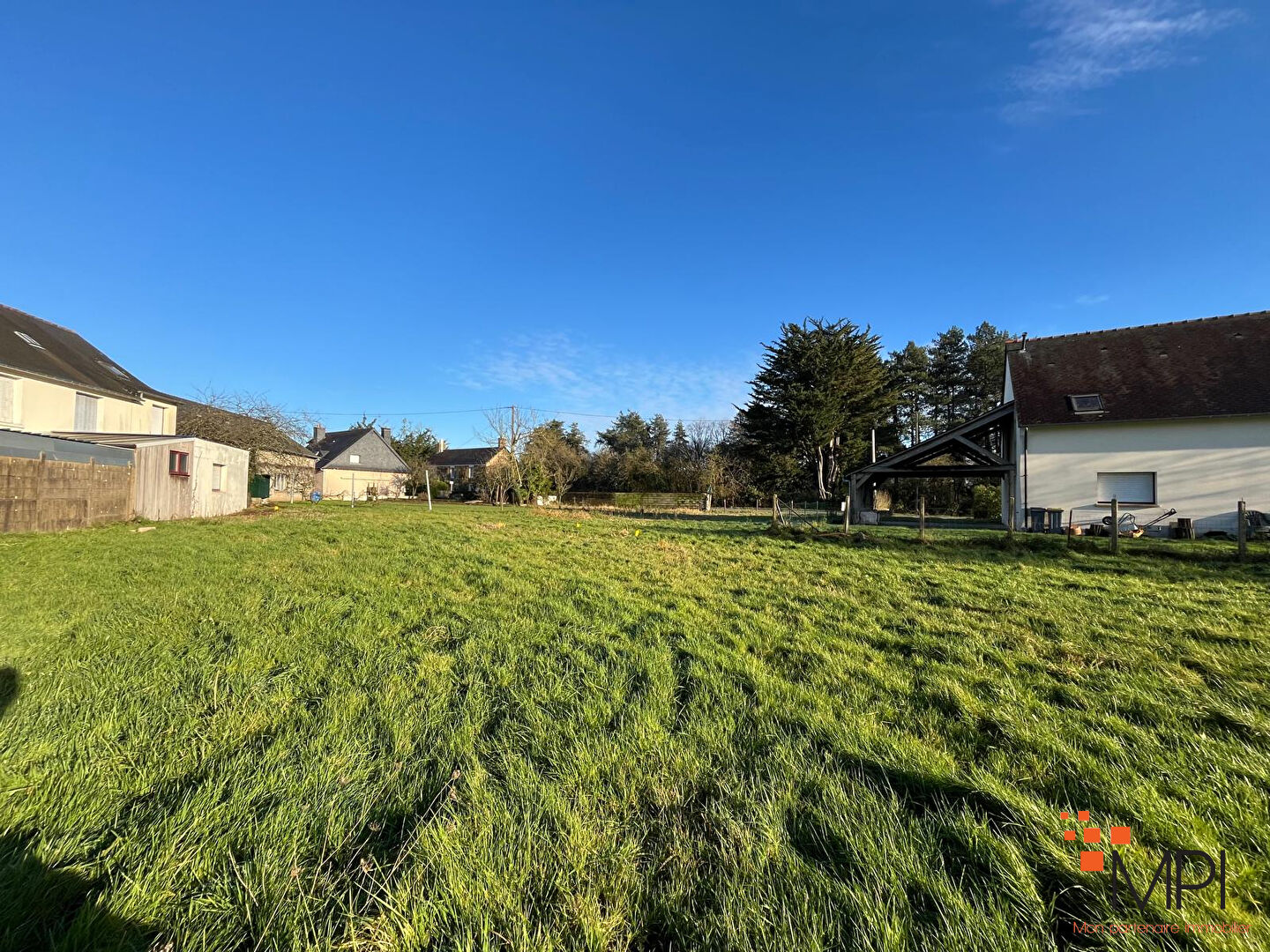 Land, 650 m²
