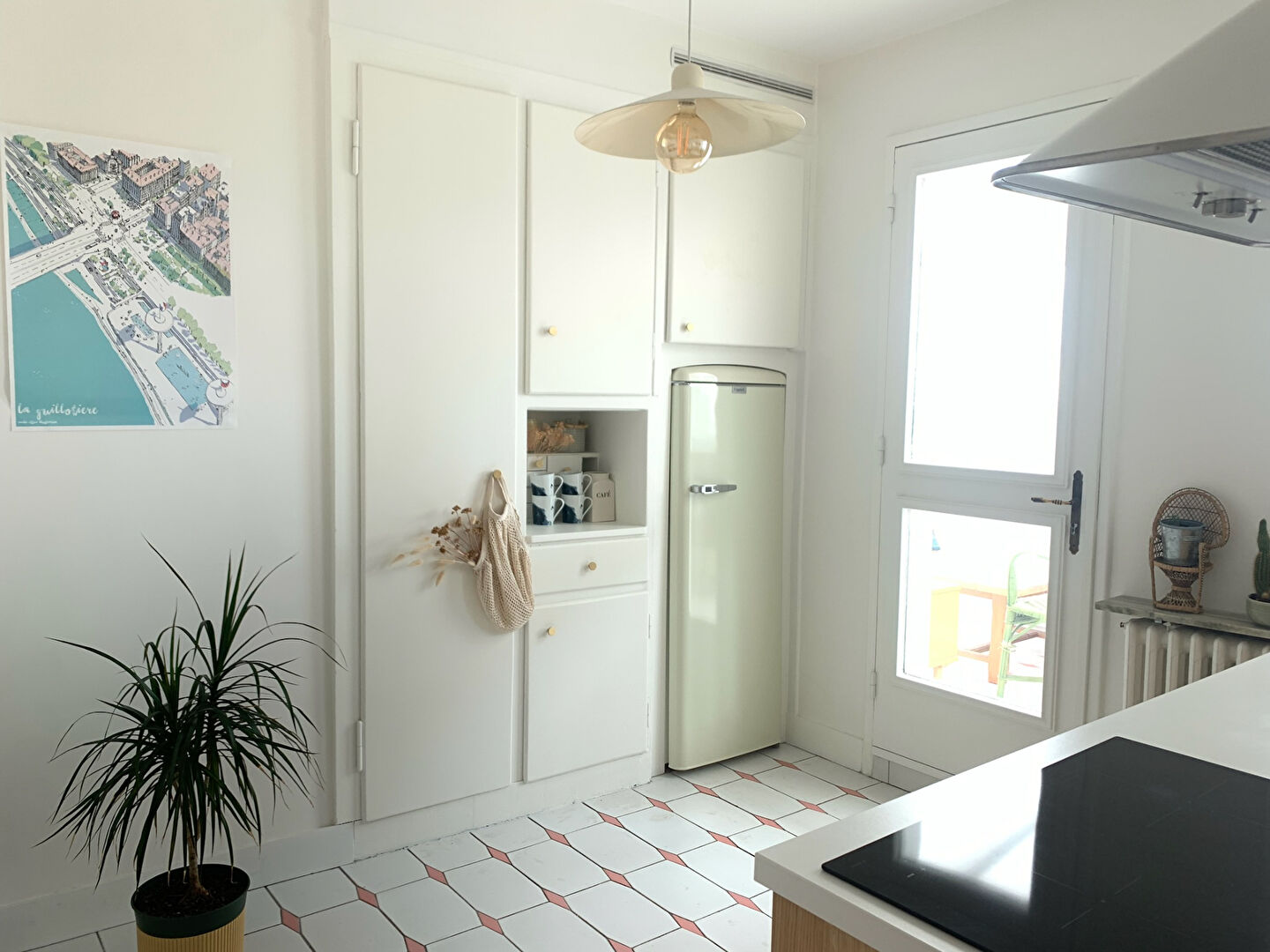 Appartement – LYON 07 RHONE AUVERGNE-RHÔNE-ALPES - Vue 4