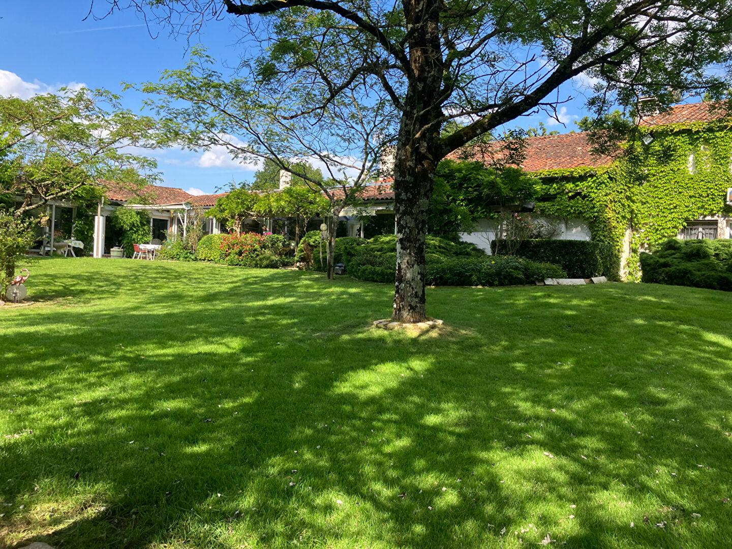 Maison 11 pièces 433 m² · à L Isle Jourdain · 433 m² · 339 000 €