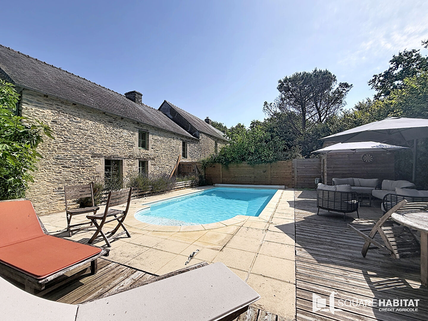 Maison 11 pièces 270 m² · à Loyat · 270 m² · 504 000 €