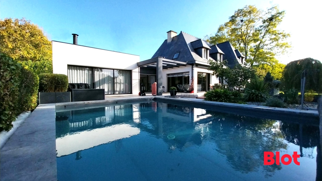 Maison 8 pièces 220 m² · à Saint-Grégoire · 220 m² · 1 260 000 €