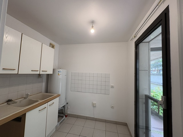 Appartement 2 pièces 46m² PARIS 18ème photo 3