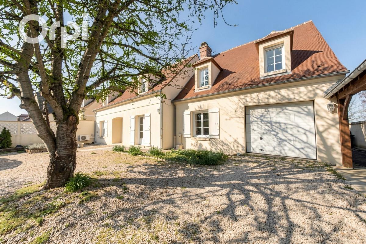 Maison 13 pièces 337 m² · à Chamant · 337 m² · 850 000 €