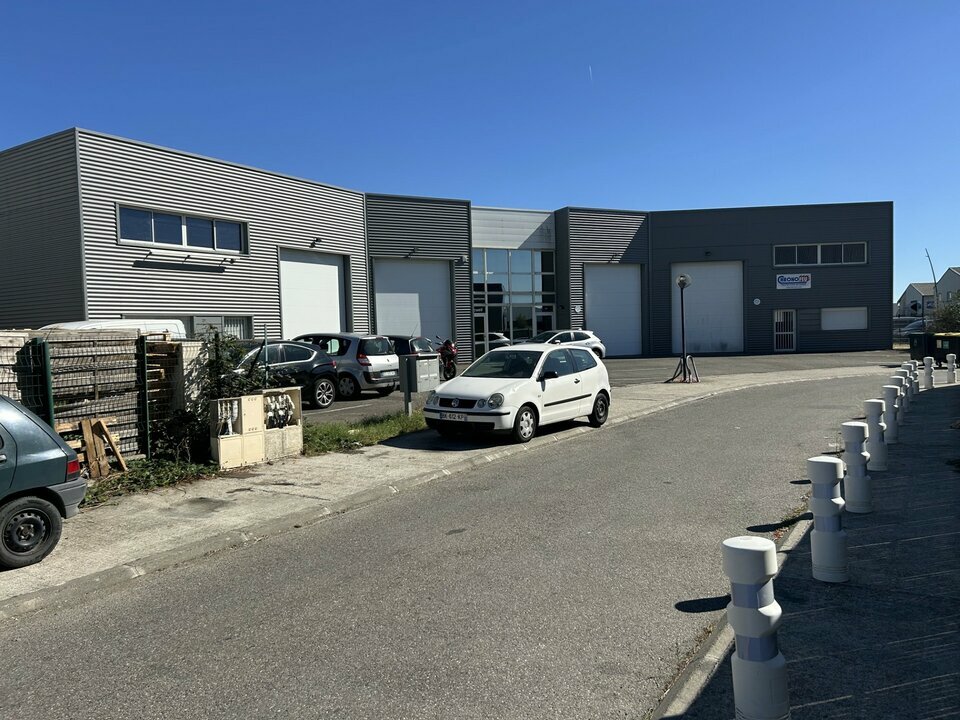 Local commercial 266 m² · à Plaisance du Touch · 266 m² · 2 400 €/mois