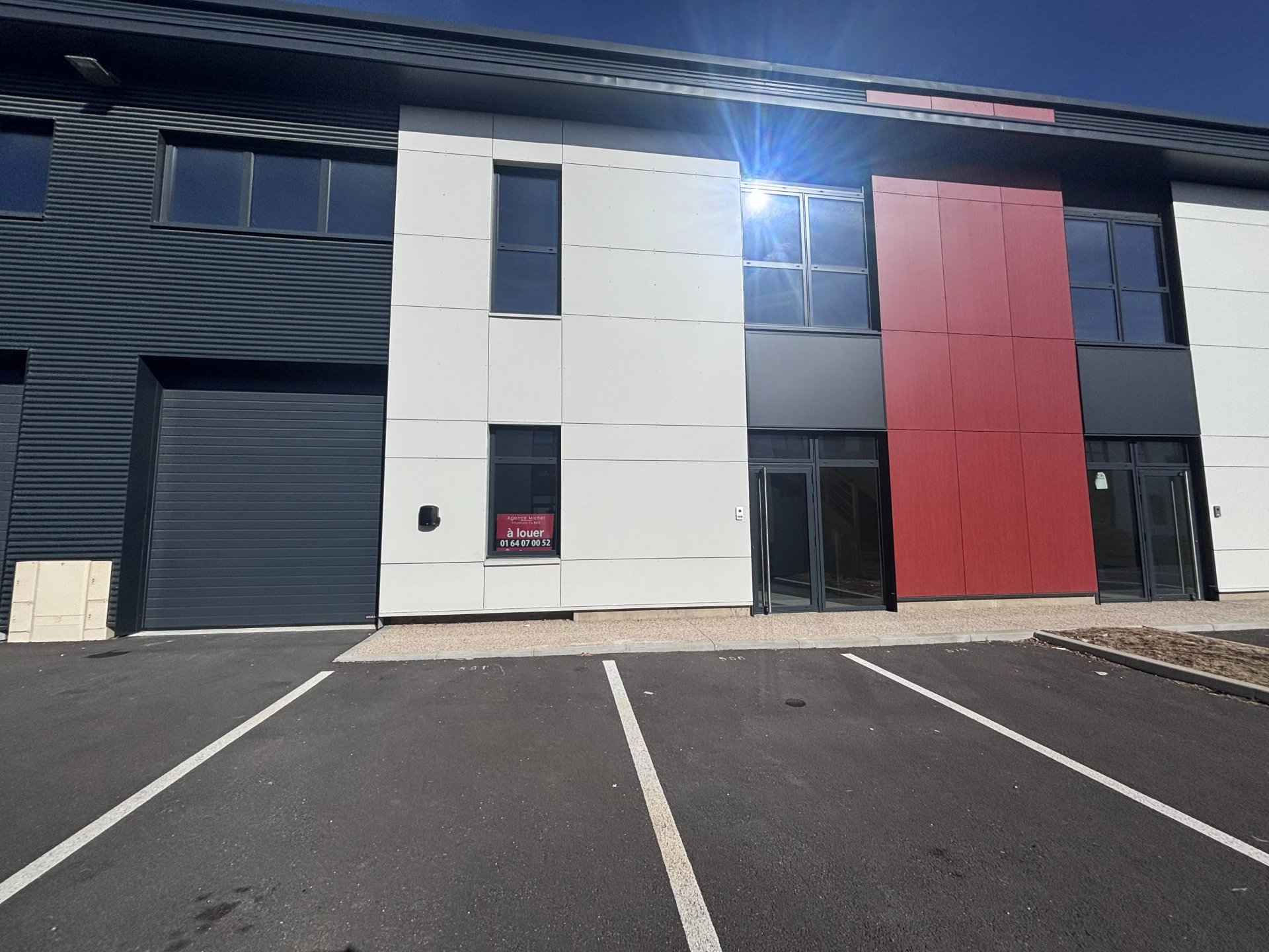 Local commercial 235 m² · à Lieusaint · 235 m² · 2 637 €/mois