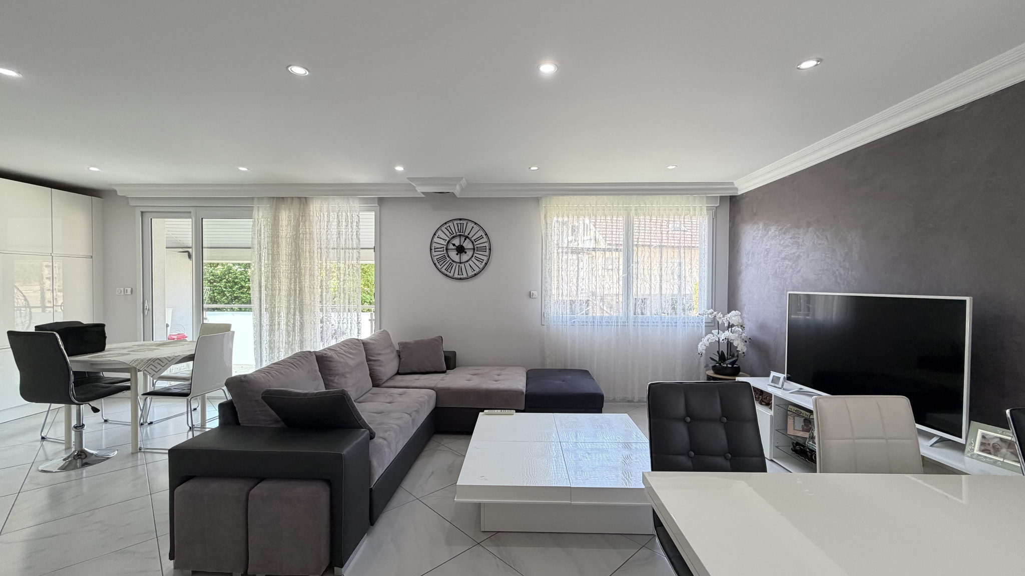 Appartement 6 pièces 118 m² · à Villers le Lac · 118 m² · 375 000 €