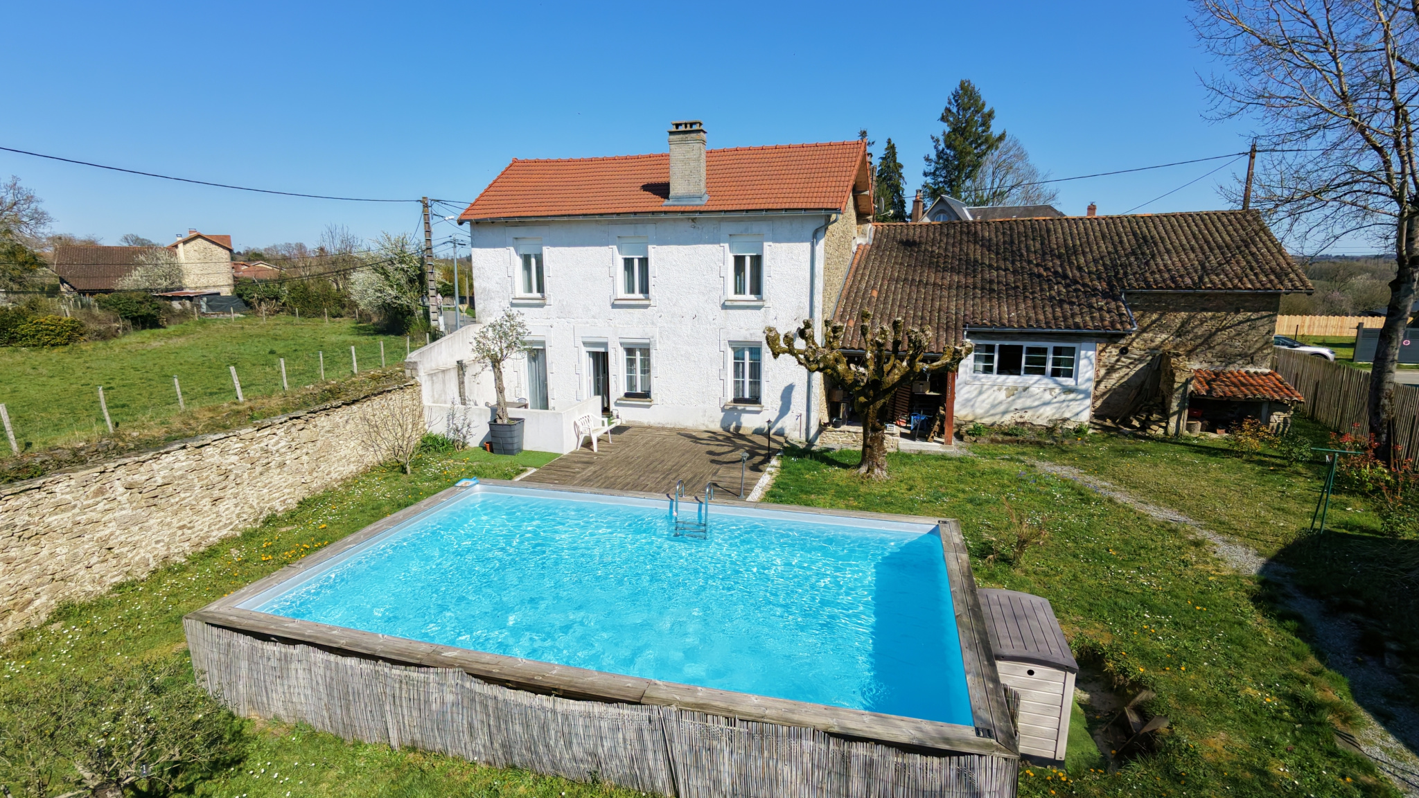 Maison 7 pièces 185 m² · à St Gence · 185 m² · 283 000 €