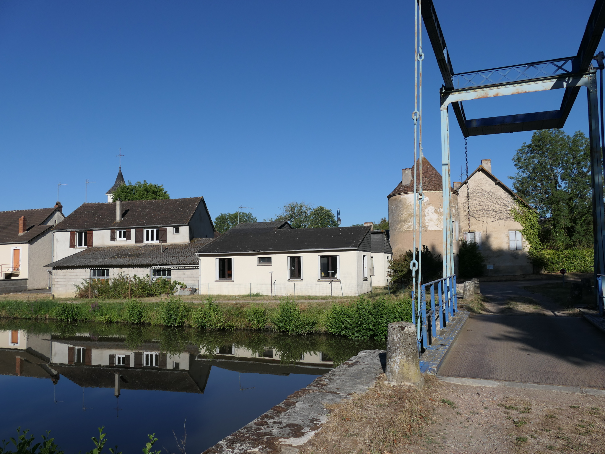 Maison 12 pièces 195 m² · à Dirol · 195 m² · 79 500 €