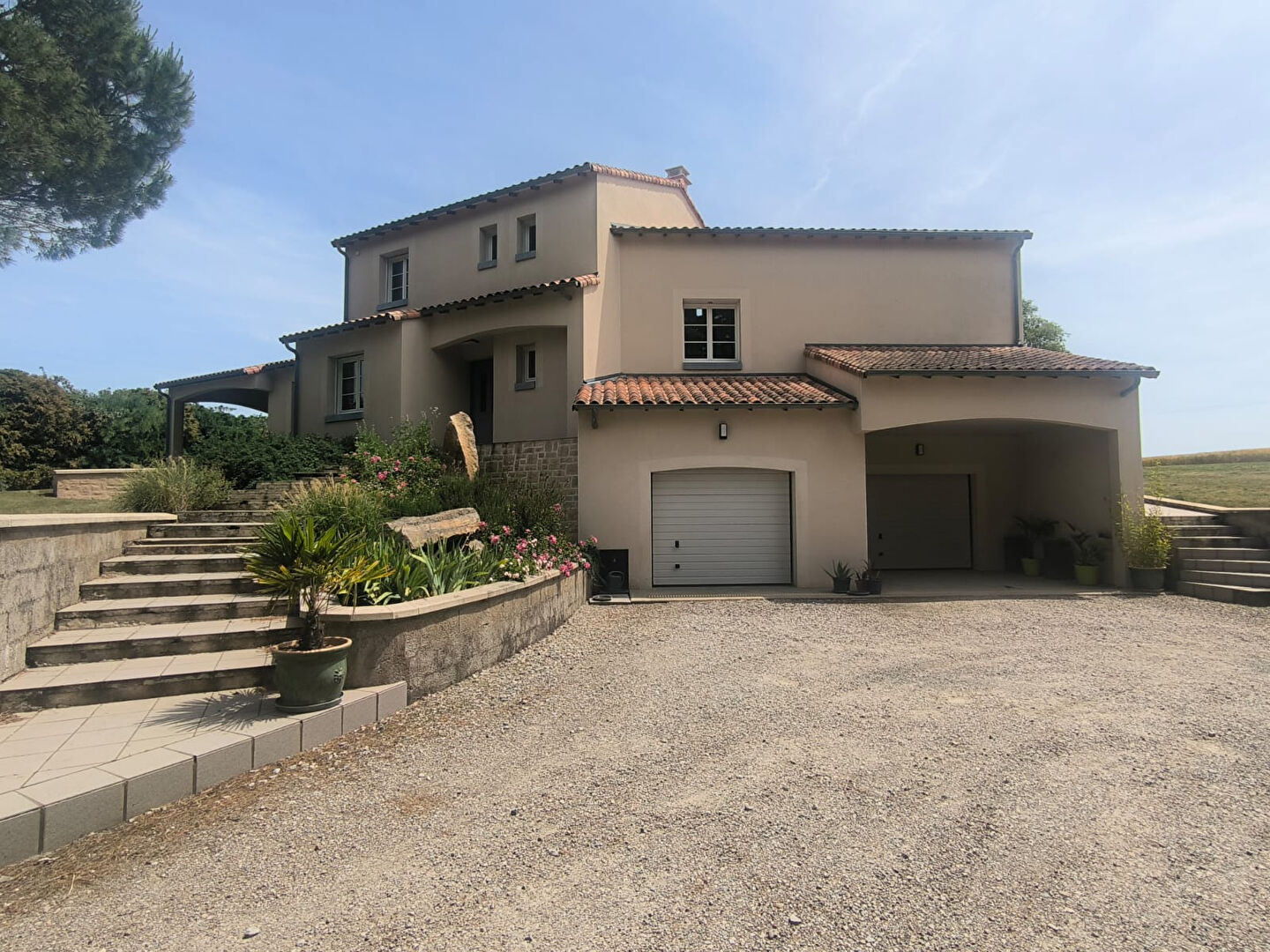 Maison 7 pièces 175 m² · à Neuville-de-Poitou · 175 m² · 234 000 €