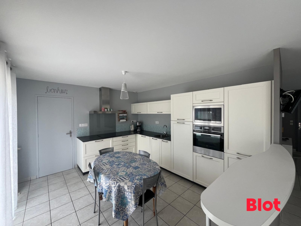 Maison 6 pièces 123 m² · à Torcé · 123 m² · 270 400 €