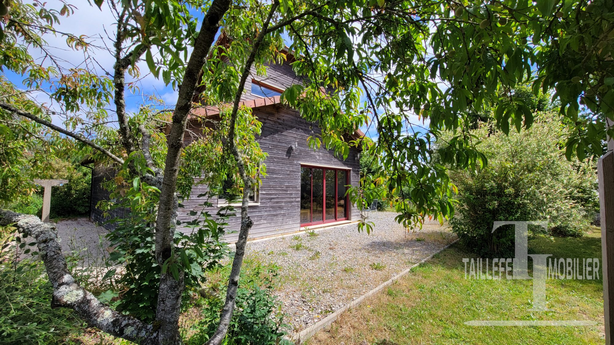 Maison 5 pièces 155 m² · à St Yrieix la Perche · 155 m² · 250 000 €