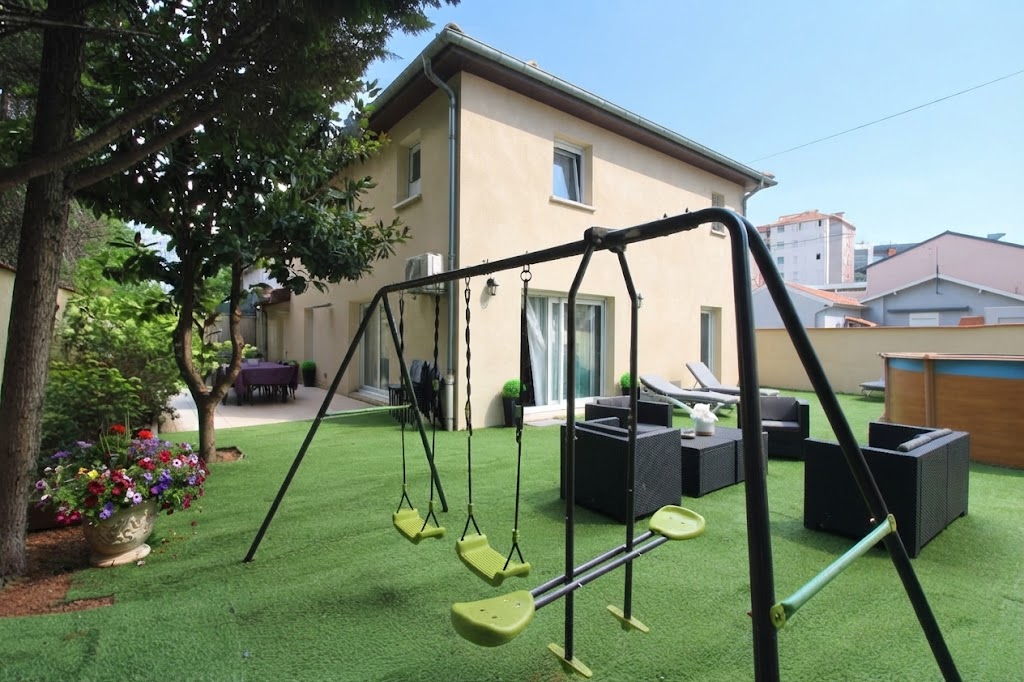 Maison 7 pièces 160 m² · à Villeurbanne · 160 m² · 726 000 €
