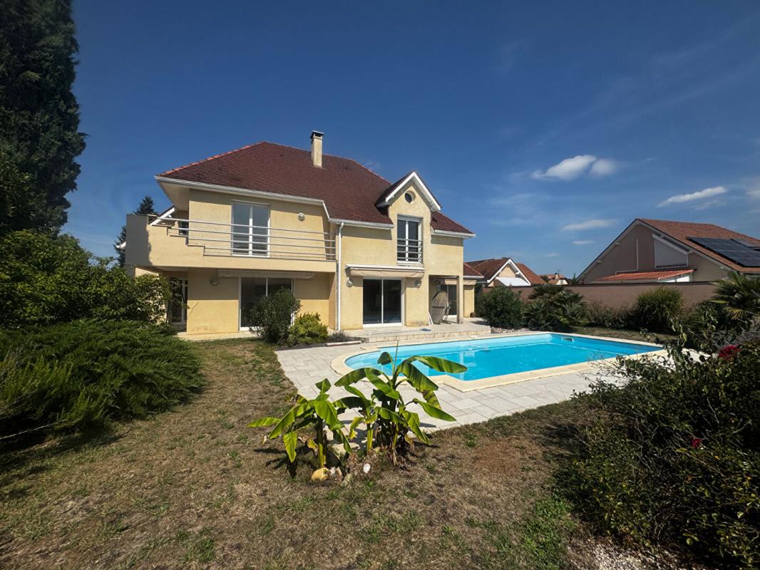 Maison 7 pièces 197 m² · à Idron · 197 m² · 459 000 €
