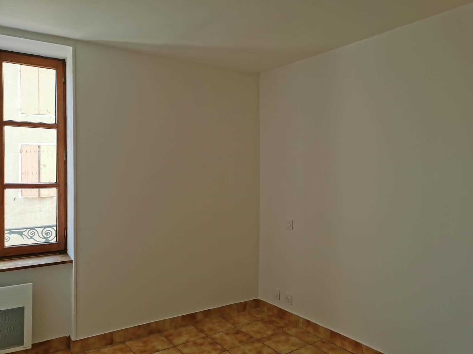 Appartement – AUBENAS ARDECHE AUVERGNE-RHÔNE-ALPES - Plus