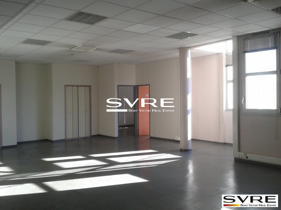 Local commercial 780 m² · à Marseille 11 · 780 m² · 12 971 €/mois