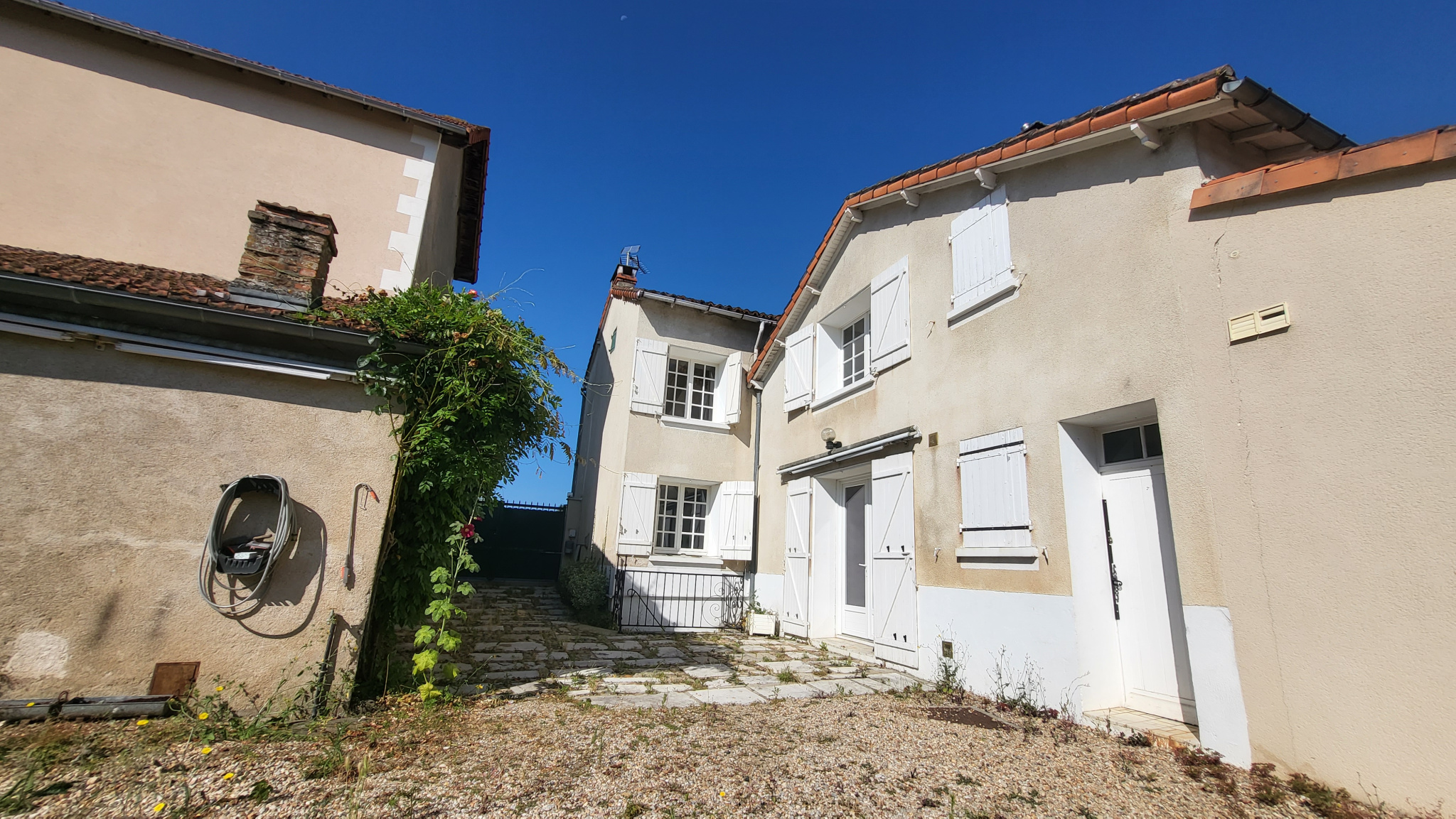 Maison 5 pièces 123 m² · à Lussac les Chateaux · 123 m² · 120 000 €