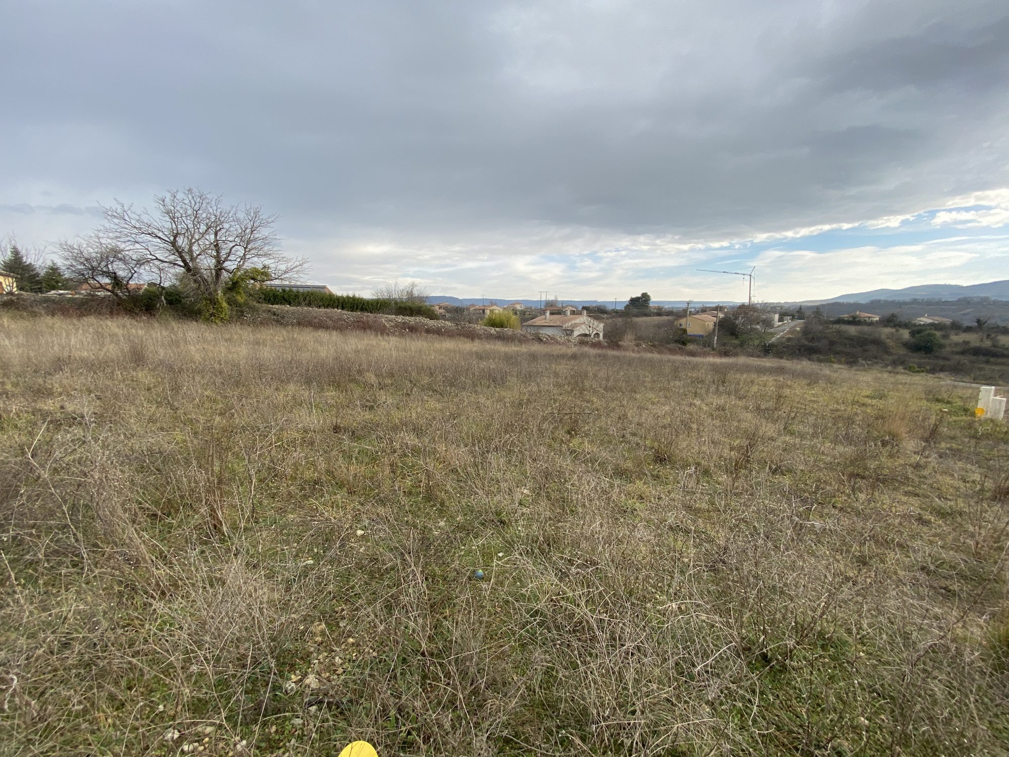 Land, 837 m²