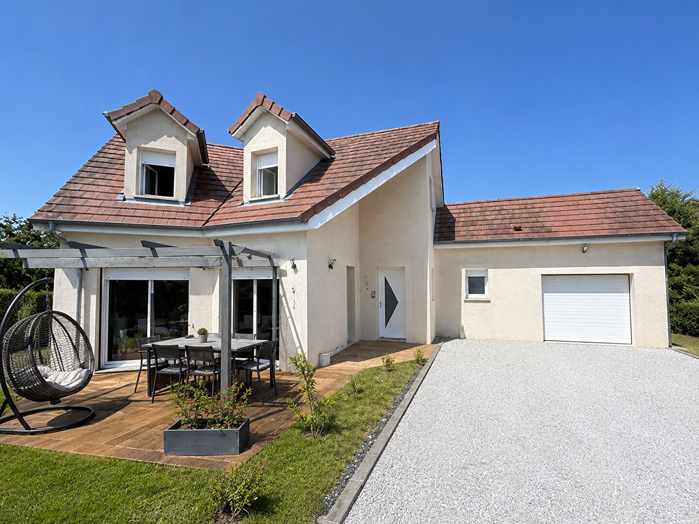 Maison 5 pièces 111 m² · à Pouilley-les-Vignes · 111 m² · 320 000 €
