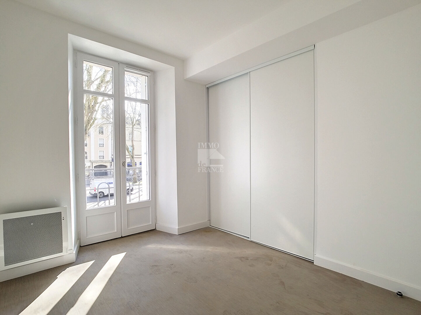 Appartement – LAVAL MAYENNE PAYS-DE-LA-LOIRE - Plus