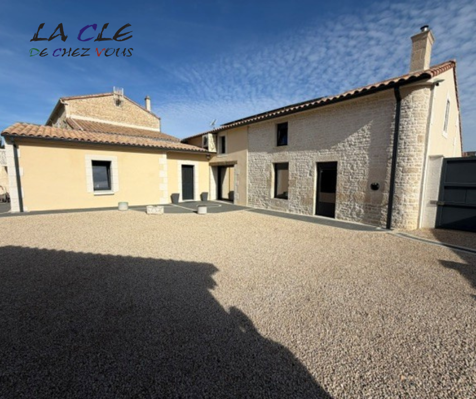 Maison 7 pièces 207 m² · à Villiers en Plaine · 207 m² · 485 000 €
