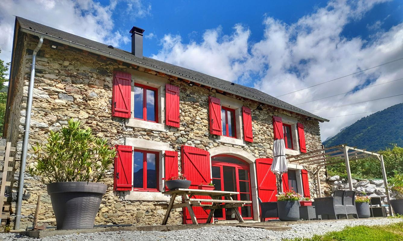 Maison 6 pièces 151 m² · à Eaux Bonnes · 151 m² · 425 000 €